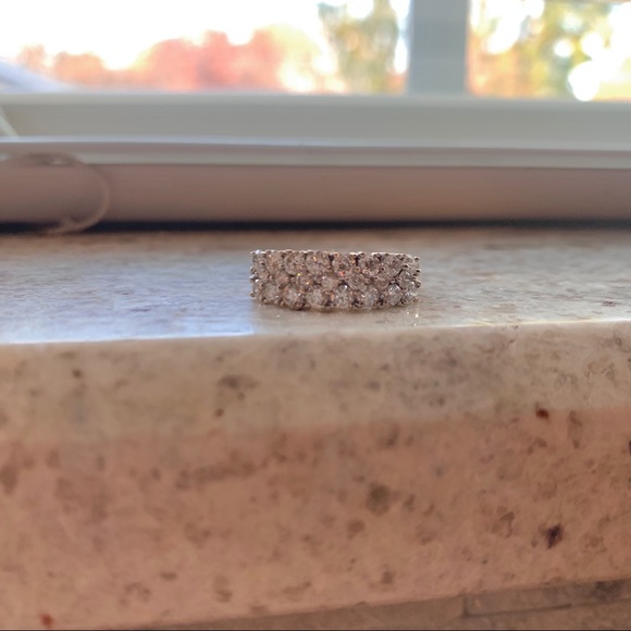 SOLD 1.2 CT Diamond band - Picture 5 of 7